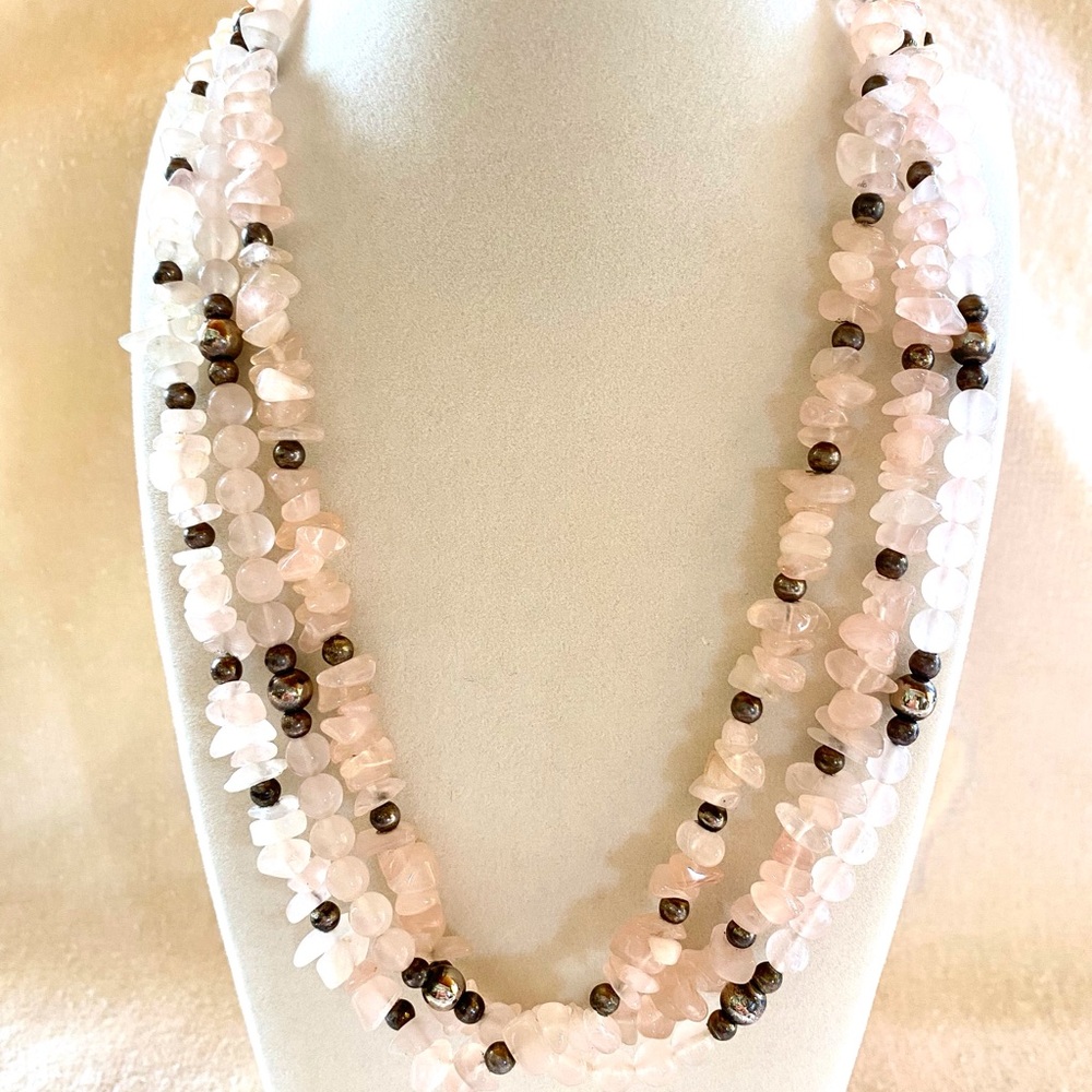Elegant Rose Quartz and Hematite Bead Necklace